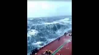 Корабль в шторм  Ship in storm