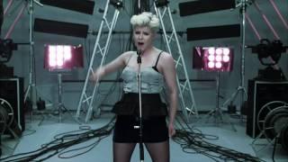 Robyn - Dancing On My Own