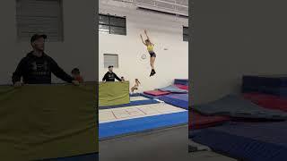 Half out tuck! #doublebackflip #gymnast #trampoline #tandt #halfout #halfouttuck #trampolinetricks