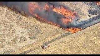 Firefighters battling fast-moving brush fire in Antelope Valley