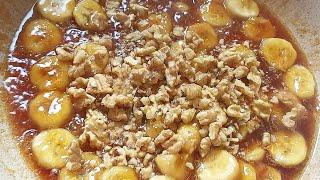 THE FAMOUS dessert that is driving the world crazy ! Banana and walnut.