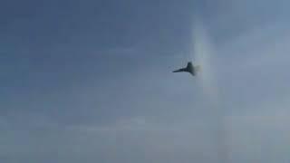 F-18  Przekracza bariere dźwięku