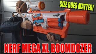 NERF MEGA XL BOOMDOZER BLASTER - Size does matter! [Vorstellung + Schusstest | dertestmichel]