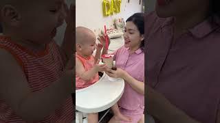 Tập 4 Cách cho bé uống thuốc nhanh gọn lẹ #beyeu #baby #funny #betrai #nuoicon #nuoidaycon #babycute