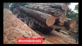 Truck and tractor crash crashed over brake #kombikebrada