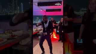 Floyd Mayweather Shows Off His Dance Moves in Dubai to Welcome in the New Year #shorts