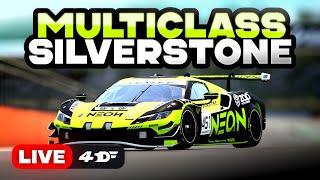 MULTICLASS Action auf SILVERSTONE mit NEON Racing | David Fierka