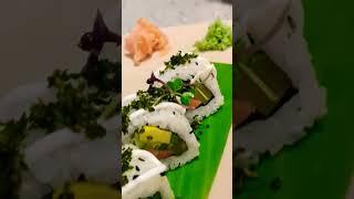  i tried the best Veg Sushi #sushiworld  #howtomakesushi @DikkshaNextDoor24 #trendingshorts