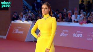 Miriam Leone, un raggio di sole sul red carpet della Festa del Cinema di Roma