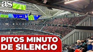 La AFICIÓN DEL ATLÉTICO PITA durante el MINUTO de SILENCIO por el FALLECIMIENTO de DORADO