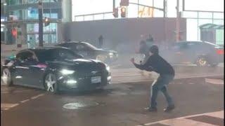 CAUGHT ON CAMERA: Driver does doughnuts at Yonge & Dundas until cops arrive