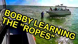 Bobby’s Back! Quick Ungrounding on Independence Day | Grounding 27ft Boston Whaler