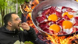 Top Wilderness Expert Shares Top Tips for Cooking Pastrami Eggs like a PRO!