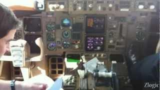 Boeing 767 Flight deck look around