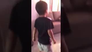 NIÑO BAILANDO//COMO MICHAEL JACKSON