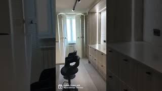 кухня с островом и ставнями на окнах / дизайн кухни Екатеринбург /кухня на заказ