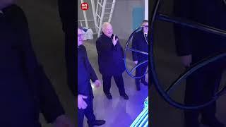 Странный жест: Лукашенко перекрестил вентиль на пуске артезианской воды в Минске