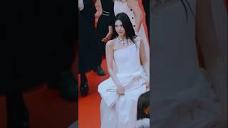 xeesoxee on the red carpet ️ : #dathhh / #dat_portrait...#hansohee #cannes #festivaldecannes