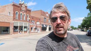 Small Towns On Mississippi River in Eastern Iowa - Quiet Backroads & Finding Unusual Roadside Stuff