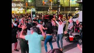 Positive Vibes - Streets of Toronto #streetsoftoronto #streetfun #streetdance #balleballe 