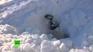 Snow falls: Russian roof jumpers take risks, seek thrills