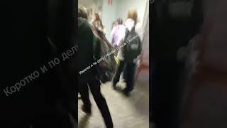 В Архангельске эвакуировали 50-ю школу из-за взрыва перцового баллончика, сообщают ученики школы,...