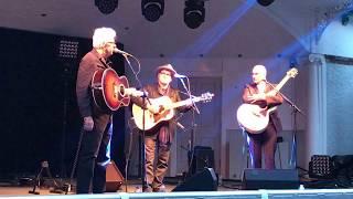 Nick Lowe, Paul Carrack, Andy Fairweather Low. Intro, It dont hurt any more