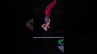 Incredible!! Asher Hong saves Coleman by catching with wrists after heavy fall on high bar at Worlds