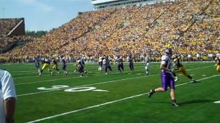 Carlos Anderson catches a screen pass from Pat Grace