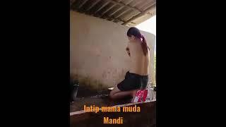 bikin gak tahan | ngintip Tante semok mandi #shorts #shortvideo