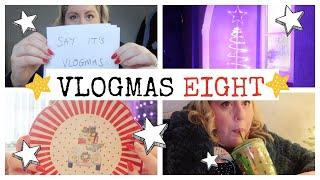 ⭐️ VLOGMAS EIGHT / A SILLY SKIT, A SWITCH ON & SOME PRETTY PLATES