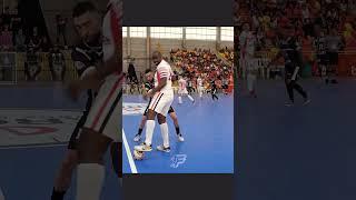 FALTA ou SEGUE O JOGO? #driblefutsal #futsalskills #shortsvideo #futebol #esporte #pivofutsal