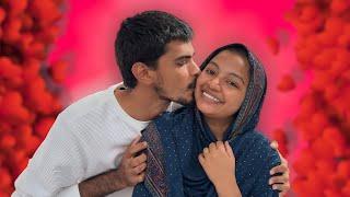 LAST to STOP KISSING wins ₹10000.. Last la ayiyooo..