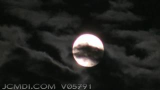 V05791 Werewolf Moon: Wolf's head cloud (AVCHD/MP4)