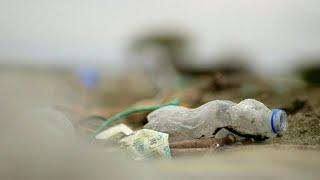 Estuary dumps rubbish onto beaches of Ecuadorean island | AFP