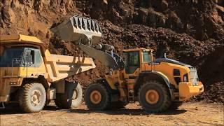 Volvo L250H loading Komatsu HD405