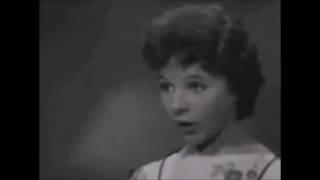 Brenda Lee   Rockin' Around the Christmas Tree 1958 (Bailando Rock Alrededor del Árbol de Navidad)