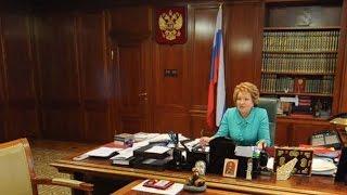 Валентина Матвиенко в своем рабочем кабинете / Valentina Matvienko in his office