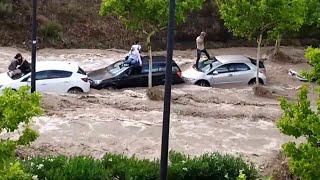 Vor 5 Minuten, Chaos in Kanada! Torontos Union Station sinkt, viele Autos schwimmen