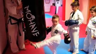 TAEKWONDO KIDS  (4-8 years old) TRAINING - Centrum Sztuk Walk TKD Wesoła