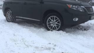 LEXUS RX450h in snow