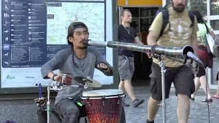 Japanese busker Kurohige Neiro plays Didgeridoo and Djembe drums in Prague (street music)