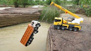 Tata Tipper 20 Wheeler Truck Accident Biggest River Pulling Out Crane Truck | Massey Tractor | CSToy