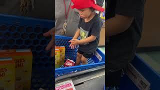 Our little helper at our local grocery store ️ #hawaiilife #hawaii