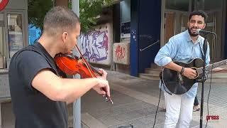 Te regalo una rosa - Juan Luis Guerra (por Juan y Brian, música en la calle)