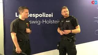 Polizei trainiert Abwehr von Messerangriffen