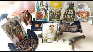 QUÉ SE LE PASA POR LA CABEZA SOBRE TI? ¿ QUÉ PRETENDE? // MENSAJE DEL TAROT PARA TI