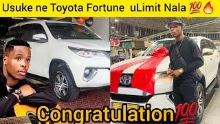 Kuthuse wonke umuntu uLimit Nala esukuma nengandlangandla yemoto Toyota Fortune ebonga abalandeli