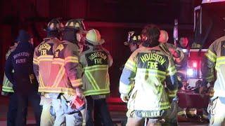 3 Houston firefighters suffer significant burns responding to large apartment fire in Sunnyside