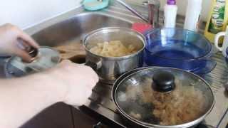 rusPiglets cooks a chicken